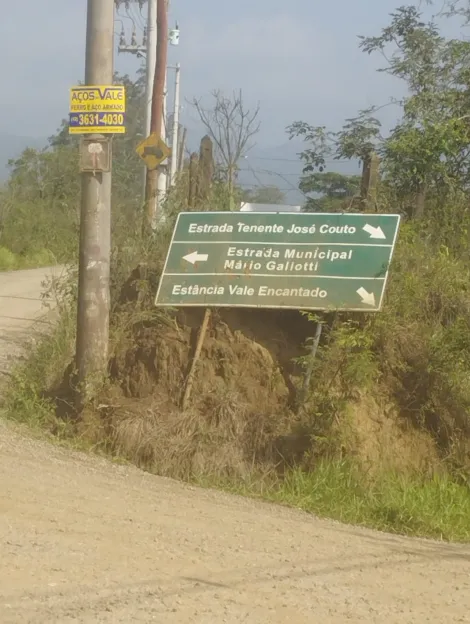 EXCELENTE TERRENO A 15 MINUTOS DA ROD. PRES. DUTRA EM CAÇAPAVA