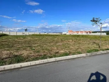 `Agarre Agora: Seu Terreno Plano de 250m² no Cobiçado Condomínio Vereda dos Campos!`