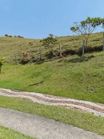 Terreno no Condomínio Espelho dÁgua - 1000 m²