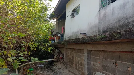 Casa na Vila São Bento com amplo terreno