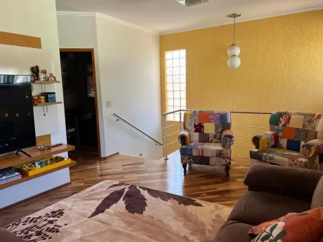 Excelente casa no Jardim Satélite - Muito bem localizada - 245 m²