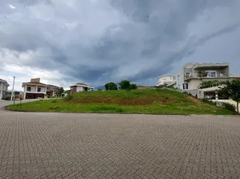 Terreno plano de esquina no condomínio Reserva do Paratehy - 1255 m²