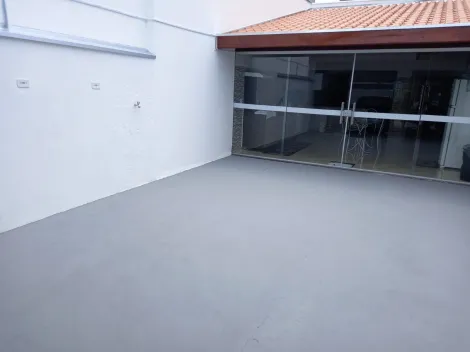 CASA COM 3 DORMITÓRIOS E 4 VAGAS DE GARAGEM