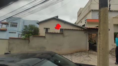 Casa com terreno comercial