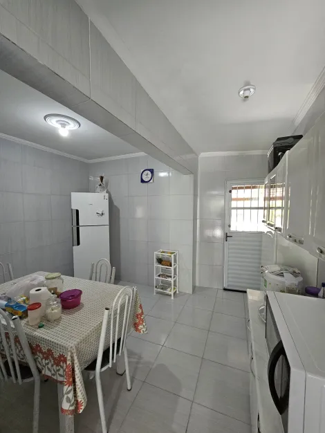 Viva com Estilo: Residência Térrea com 3 Quartos e Suíte no Vista Verde