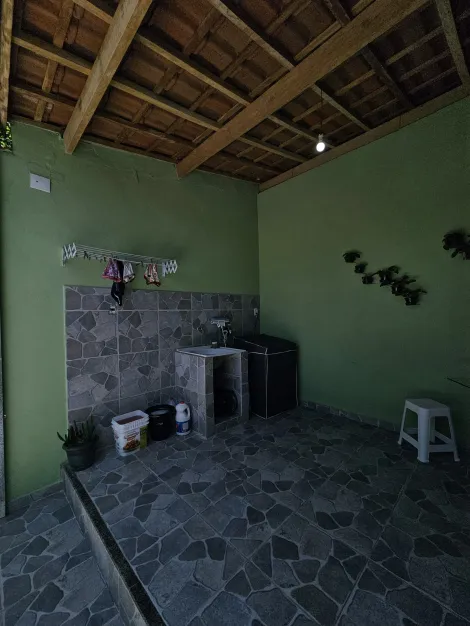 Viva com Estilo: Residência Térrea com 3 Quartos e Suíte no Vista Verde