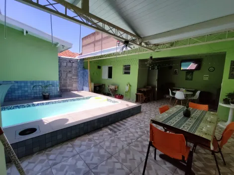 CASA TÉRREA COM PISCINA NO VISTA VERDE