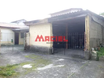 04 CASAS EM TERRENO PLANO GARAGEM PARA 30 CARROS