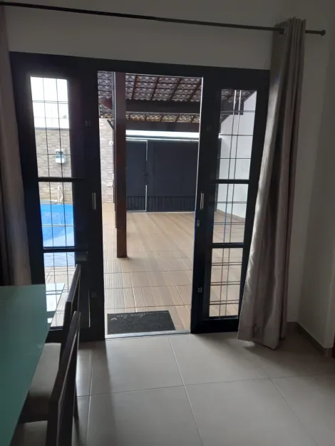 CASA RESIDENCIAL SANTA PAULA -  2 QUARTOS(SENDO 1 SUÍTE) COM PISCINA