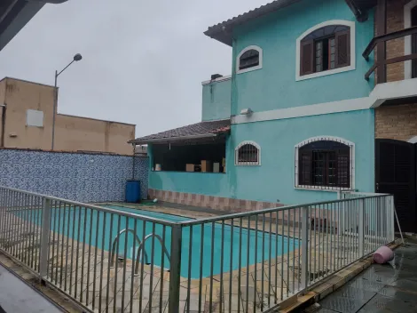 Oportunidade Única! São 3 Sobrados de Praia construído em 3 Terrenos! Em Caraguatatuba !