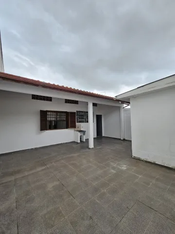 Casa com Zoneamento Misto na Avenida das Rosas, São José dos Campos