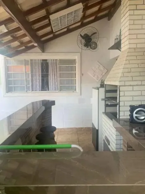 Sobrado com 3 Quartos e 3 banheiros à Venda, 182 m² por R$ 430.000