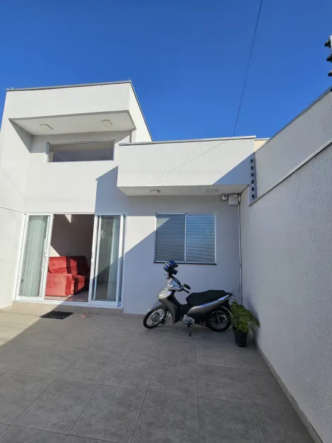 Oportunidade Única! Casa Térrea Completa no Jardim Rodolfo, São José dos Campos