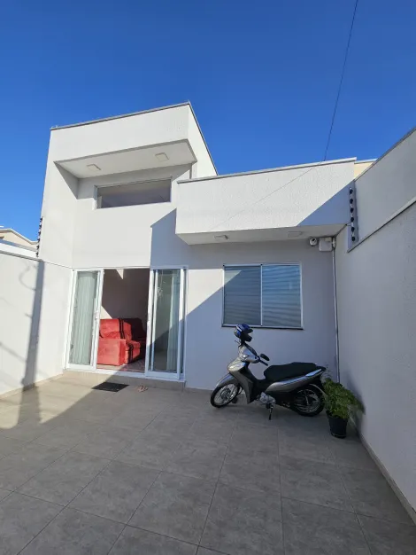 Oportunidade Única! Casa Térrea Completa no Jardim Rodolfo, São José dos Campos