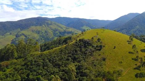 "Viva o Sonho Rural: Descubra a Serenidade em Monteiro Lobato/SP!"