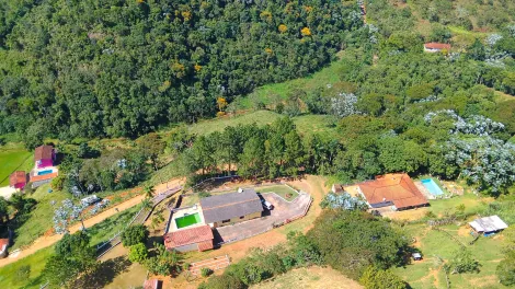 "Viva o Sonho Rural: Descubra a Serenidade em Monteiro Lobato/SP!"