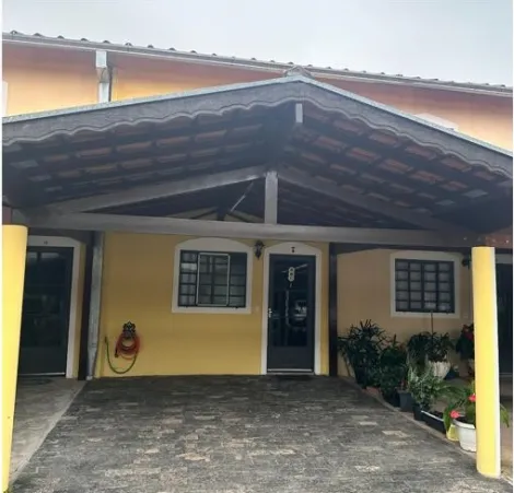 Casa no condomínio Girassol