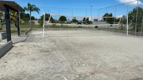 Título: Oportunidade Única: Terreno em Condomínio Fechado de Luxo com Infraestrutura Completa