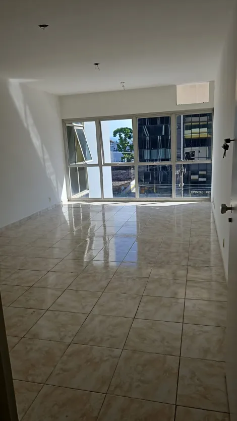 EXCELENTE SALA COMERCIAL NO CENTRO DE SÃO JOSÉ DOS CAMPOS, COM VISTA PRIVILEGIADA.