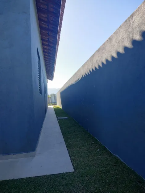 Seu sonho de ter uma casa na praia está prestes a se tornar realidade. Descubra esta maravilha em Caraguatatuba - SP