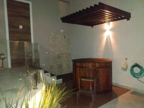 LINDA CASA EM CONDOMÍNIO COM PISCINA, OFUROR, ÁREA GOURMET