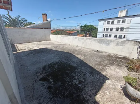 Excelente casa no Bosque dos Eucaliptos  atrás Supermecado Maxximo venha conferir!