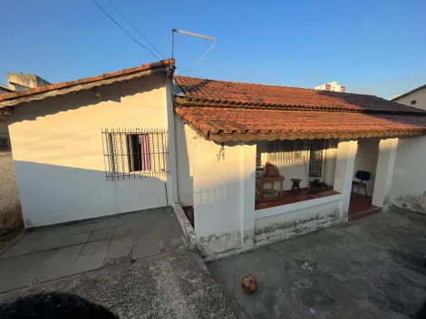 Alugar Casa / Padrão em São José dos Campos. apenas R$ 800.000,00