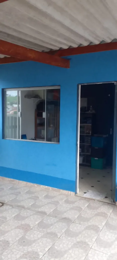 Casa à venda em Salesópolis: Ideal para residência ou negócio!