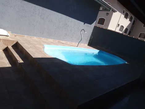 Oportunidade Única: Casa na Martim de Sá com Piscina e Churrasqueira!