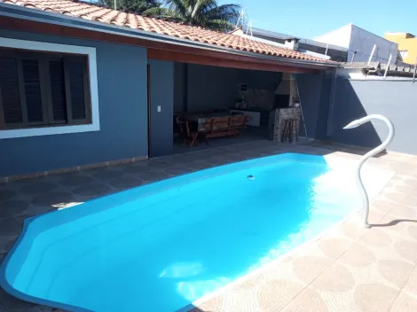 Oportunidade Única: Casa na Martim de Sá com Piscina e Churrasqueira!