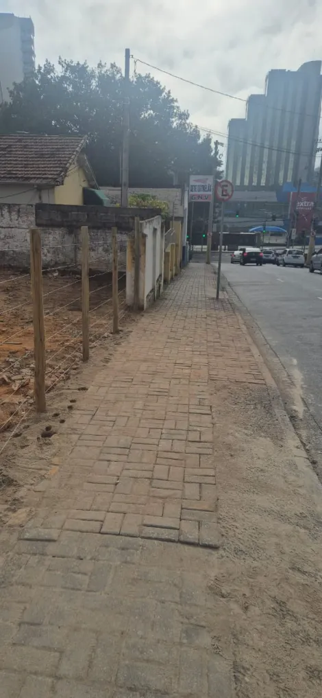 TERRENO LOTE INTEIRO, PRÓXIMO AO SHOPPING CENTER VALE