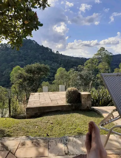 Chácara em Atibaia com 10.000 metros, possui piscina, campo de futebol, sauna e muito mais