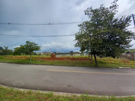 Terreno no condomínio Verana, ao lado da embraer, enfrente a via Cambui, pequeno declive, ótima topografia, rua sem saída muito tranquila, lazer completo, lago de pesca