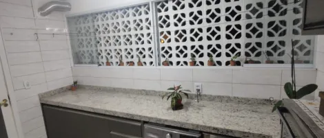 "Desfrute do Melhor da Vila Betânia: Apartamento de 2 Dormitórios com Suíte, Dispensa e Sala Iluminada em São José dos Campos!"
