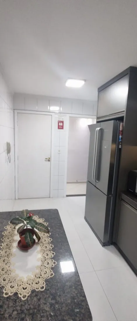 `Desfrute do Melhor da Vila Betânia: Apartamento de 2 Dormitórios com Suíte, Dispensa e Sala Iluminada em São José dos Campos!`