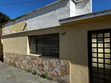 CASA TÉRREA 4 DORMITÓRIOS 2 SUÍTES LOTE INTEIRO .