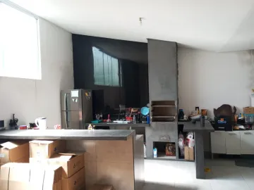 Excelente Casa em Condomínio na Zona Leste com 3 Dormitórios e Lazer Completo