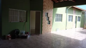 CASA AMPLA COM QUINTAL