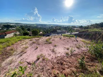 terreno em aclive com vista