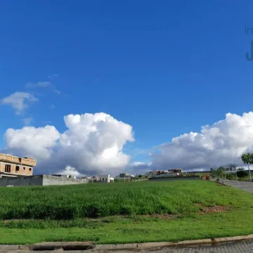 LINDO TERRENO DE ESQUINA