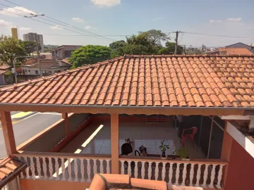 Oportunidade ,Duas CASAS sendo um SOBRADO , e uma CASA térrea, OTÍMA localização