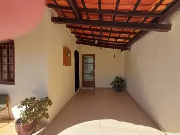 Casa térrea em excelente localização no bairro Monte Castelo