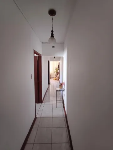 Casa térrea em excelente localização no bairro Monte Castelo