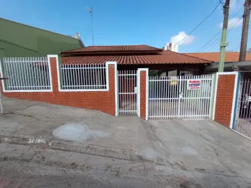 CASA 2 DORMITÓRIOS SENDO UMA SUITE COMODO PARA ESCRITÓRIO OU ESPAÇO BABY.