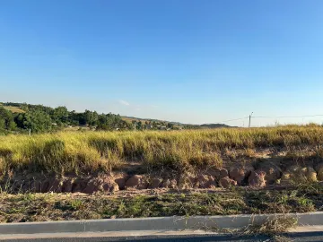 ÓTIMO TERRENO EM BAIRRO PLANEJADO, COM LAZER, 200M2