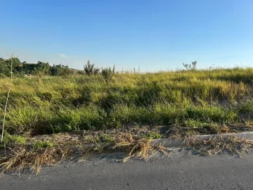 ÓTIMO TERRENO EM BAIRRO PLANEJADO, COM LAZER, 816,64M2