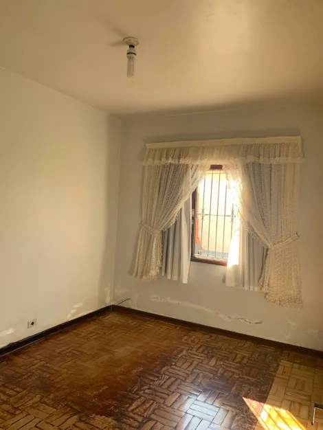 Casa com 3 Quartos e 2 banheiros à Venda, 165 m² por R$ 550.000