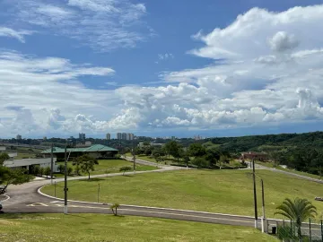 Terreno em Condomínio Fechado de 880m²