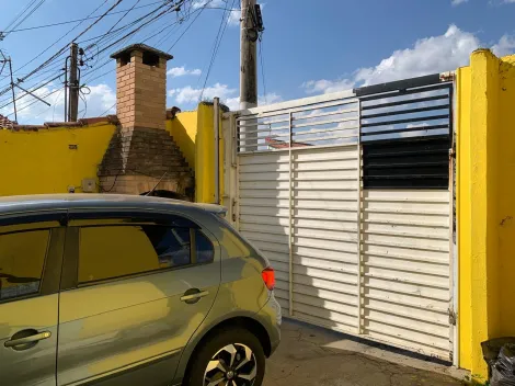 *Casa à Venda no Bairro Vila Maria: Simples e Bem Localizada*