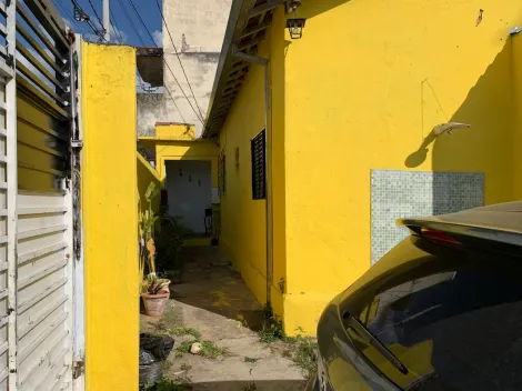 *Casa à Venda no Bairro Vila Maria: Simples e Bem Localizada*